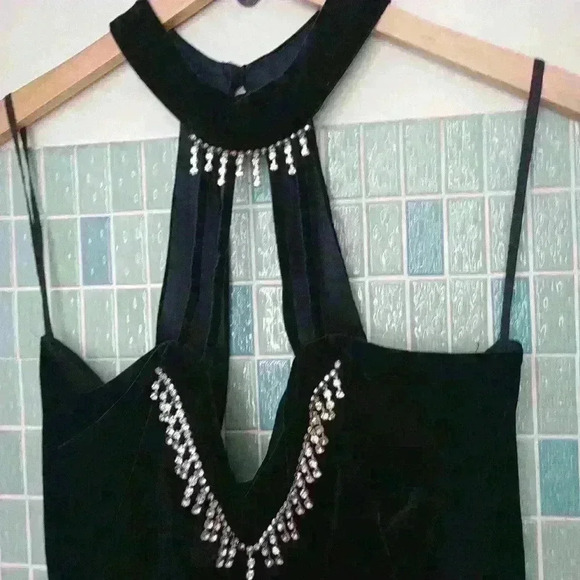 Vintage Sally Black Velvet Plus Size High Neck Sleeveless Long Evening D… - Picture 3 of 16